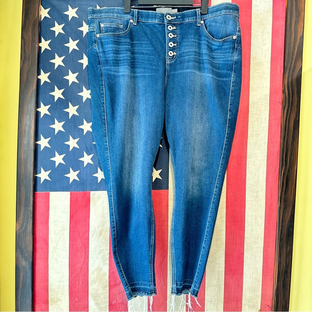 TORRID BOMBSHELL SKINNY JEANS SIZE 22R